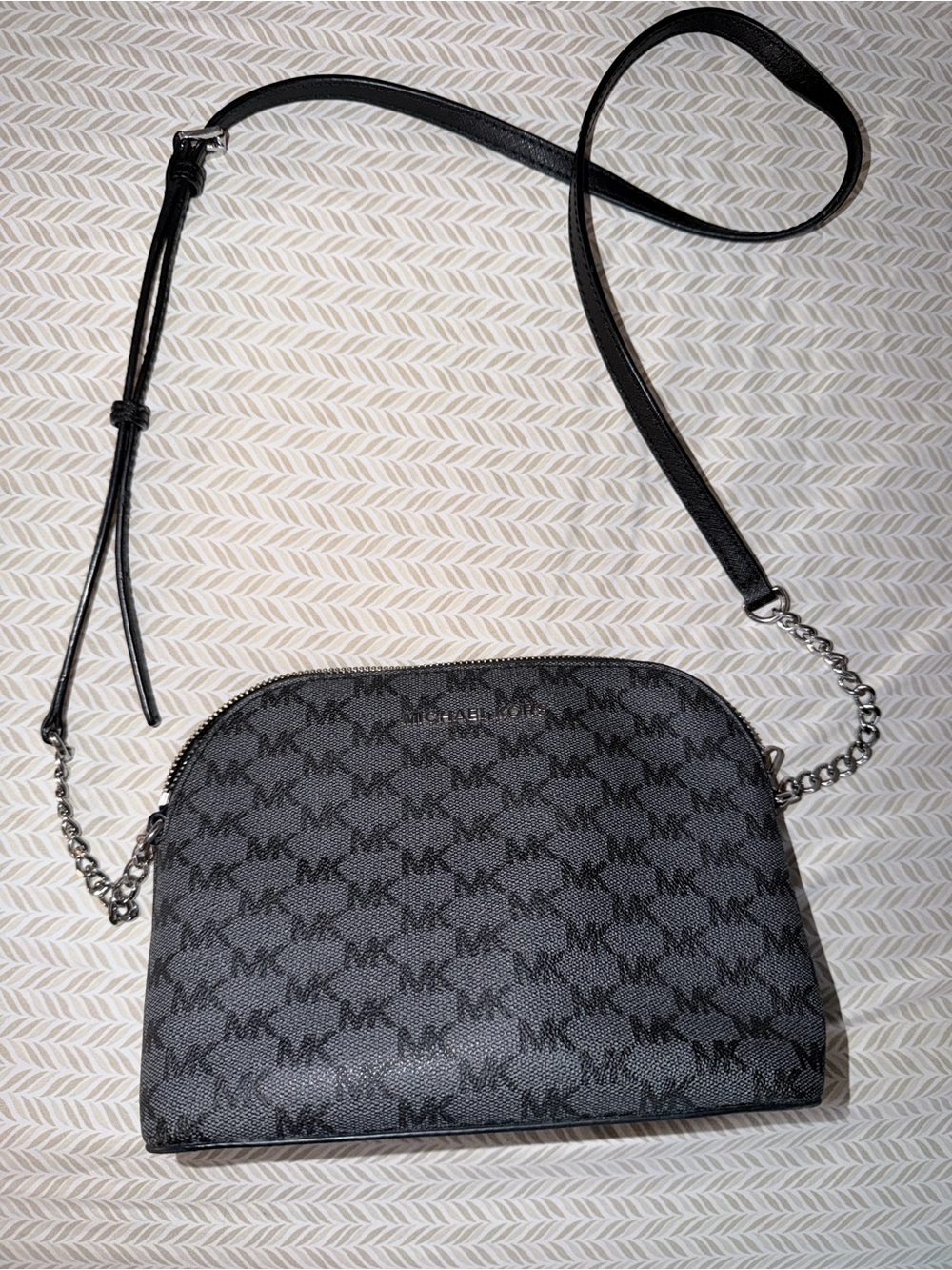 Michael Kors Crossbody Bag – Chain & Leather Strap (Gray/Black) - Picture 4 of 16